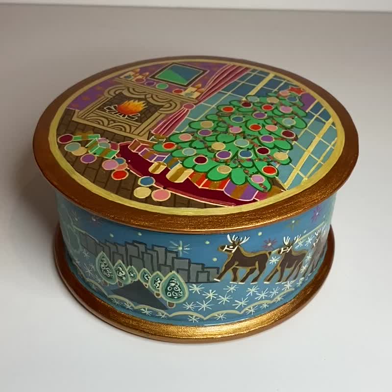 Box Winter Holiday, wooden home decor, bronze, Christmas, new year, round shape - Items for Display - Wood Multicolor