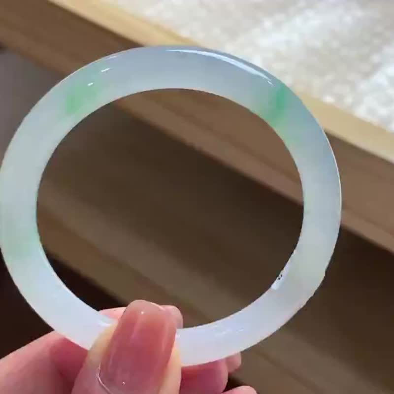 冰種翡翠天然翡翠玉鐲A玉手鐲 玉鈪 • 冰種金絲綠翡翠圓鐲 - 手鍊/手環 - 玉石 綠色