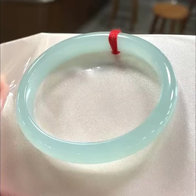 冰種翡翠天然翡翠玉鐲A玉手鐲 玉鈪 • 冰種晴水翡翠貴妃鐲 - 手鍊/手環 - 玉石 綠色