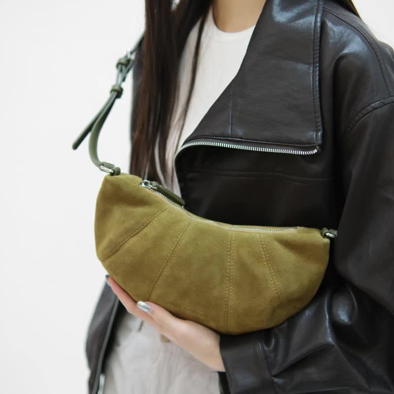 sobagシンプルなスエードシニアショルダークロスボディハーフムーン牛角コーシャバッグ女性レトロ通勤脇の下三日月バッグ - ショルダーバッグ - 革 グリーン
