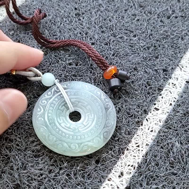 【親翠】天然翡翠 冰冰烏雞仿古美平安扣調整式繩鏈 - 項鍊 - 玉石 多色