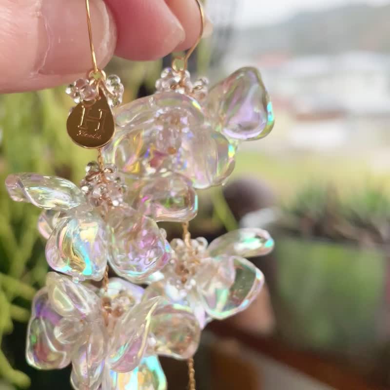 レインボーフラワーピアス　虹　水晶　チェコガラス - 耳環/耳夾/耳骨夾 - 壓克力 多色