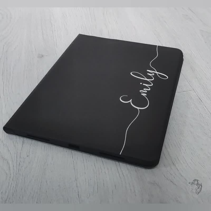 客製禮物 加名 黑色 保護殼 iPad 10代 Air 5 4 11吋翻蓋式保護殼 - 平板/電腦保護殼/保護貼 - 塑膠 多色