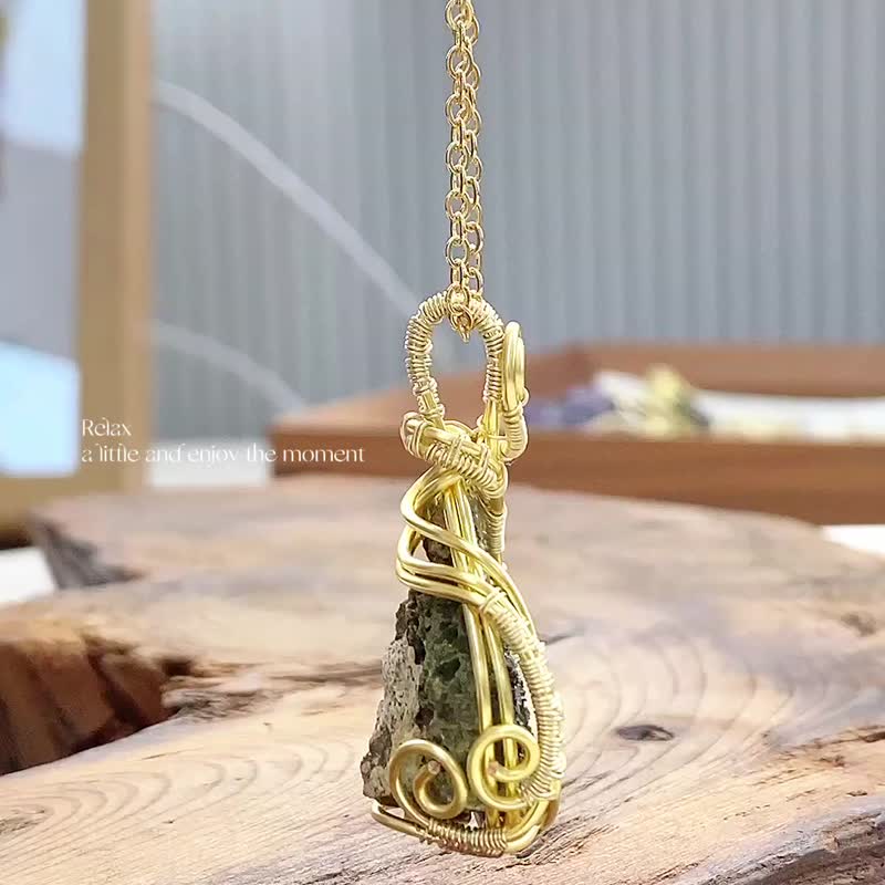 [Stone of Wealth] Epidote Stone Necklace/Customizable Pendant - Necklaces - Crystal Green