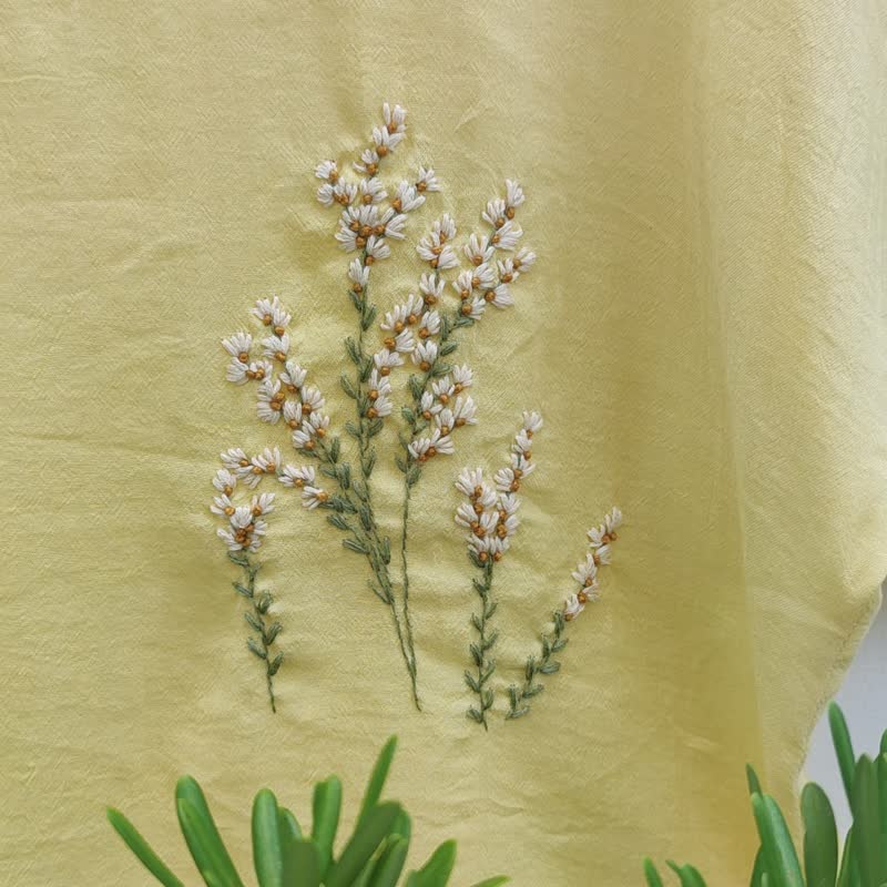 Wild Rice - 刺繡黃色襯衫 - 女上衣/長袖上衣 - 棉．麻 黃色