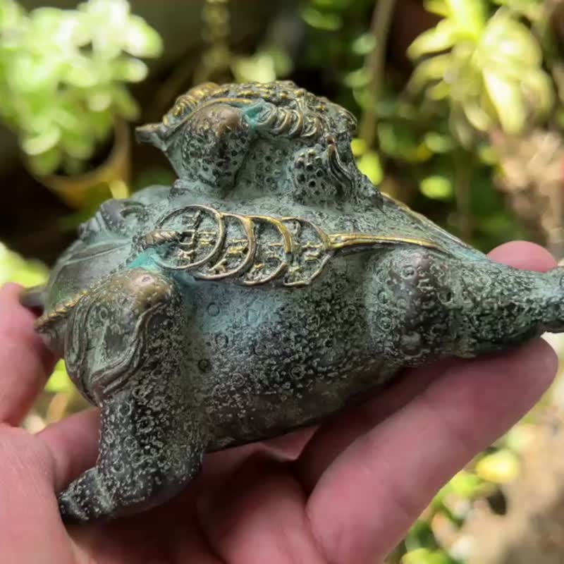 Gilt Bronze mother and child three-legged toad money frog golden toad Bronze fortune-promoting feng shui ornament art - Items for Display - Copper & Brass Multicolor