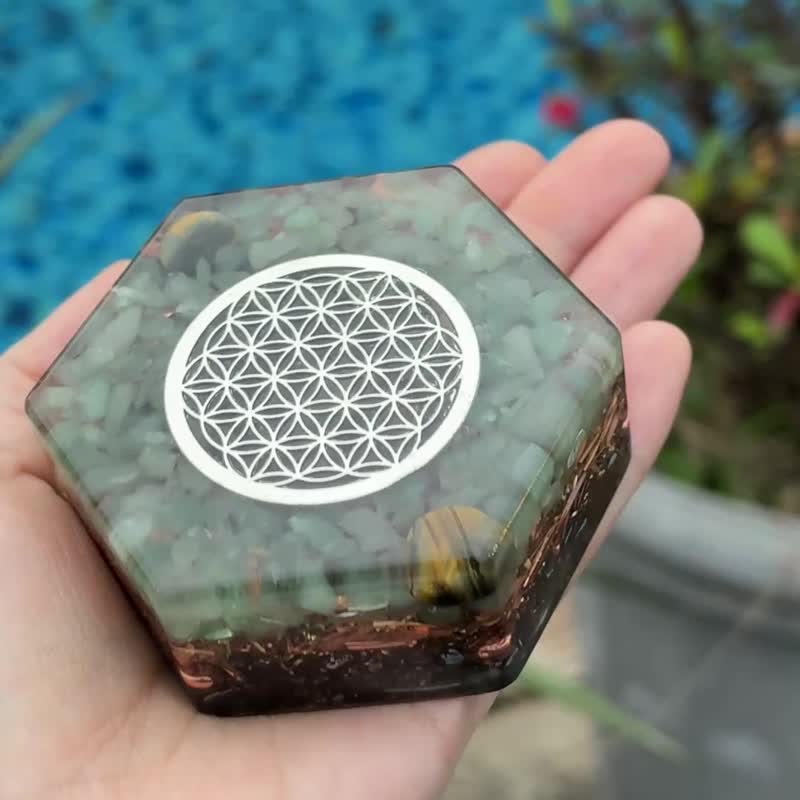 Orgone Energy Tower | Flower of Life Hand of Fatima Hexagonal Home Décor - Items for Display - Crystal Green