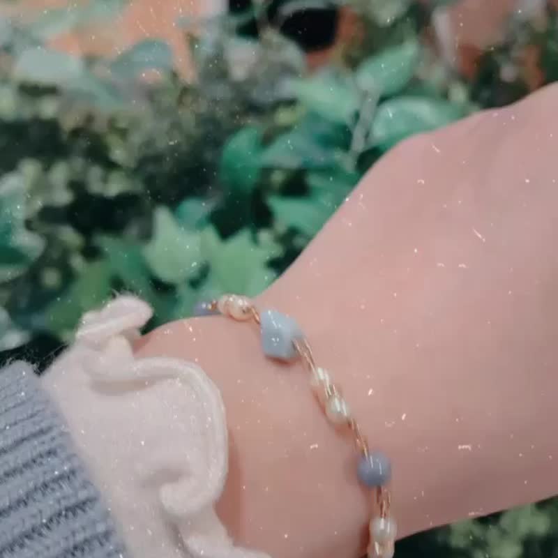 雪地裡的女孩 || 藍色蛋白石 丹泉石 淡水珍珠 水晶礦石手鍊 - 手鍊/手環 - 水晶 藍色
