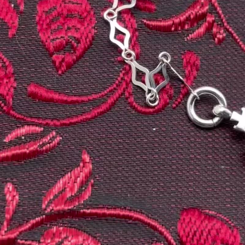 王冠 十字架 ピアス/シルバー925/ルビー/送料無料/日本製/ゴシック - 耳環/耳夾/耳骨夾 - 純銀 銀色