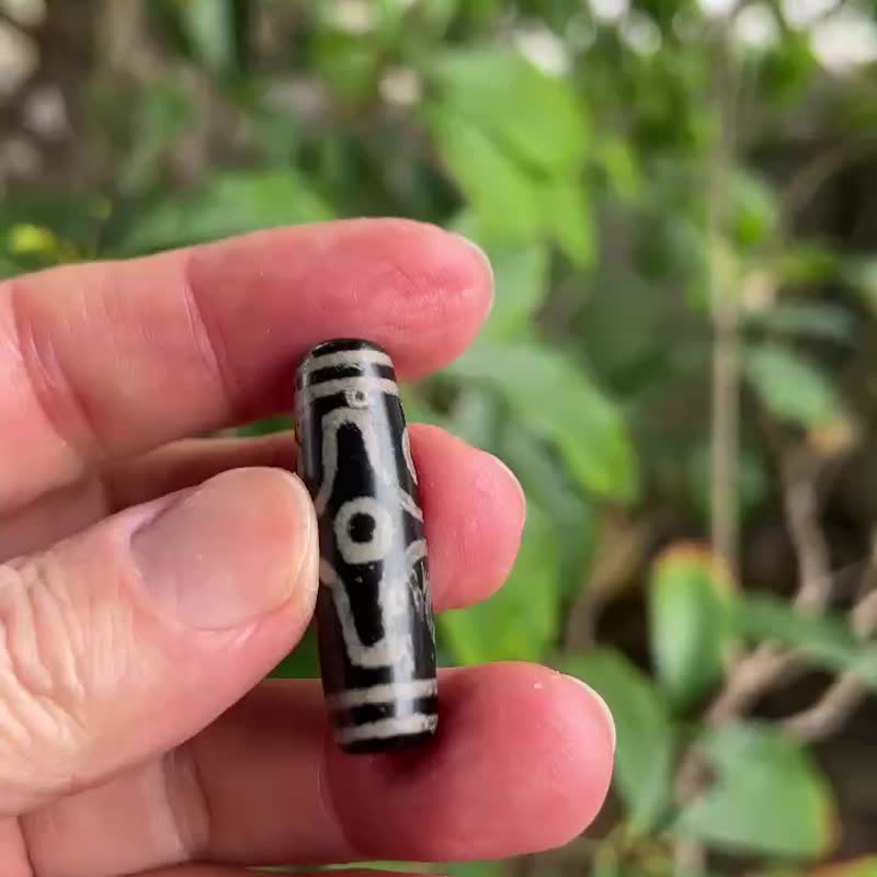 西藏六眼老天珠 天珠 dzi bead 西藏 藏傳 佛教 法器 古珠 老珠子 - 頸鏈 - 玉石 多色