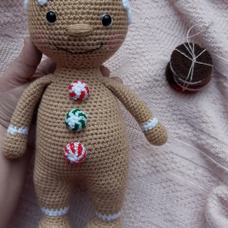 Gingerbread Man toy, Christmas gift, Hand crochet Gingerbread Man, Stuffed toys - ของเล่นเด็ก - วัสดุอื่นๆ สีทอง