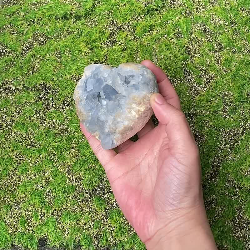 超美天然原礦小清新天青石愛心 藍水晶 療癒 淨化 辦公室 風水 - 擺飾/家飾品 - 水晶 藍色