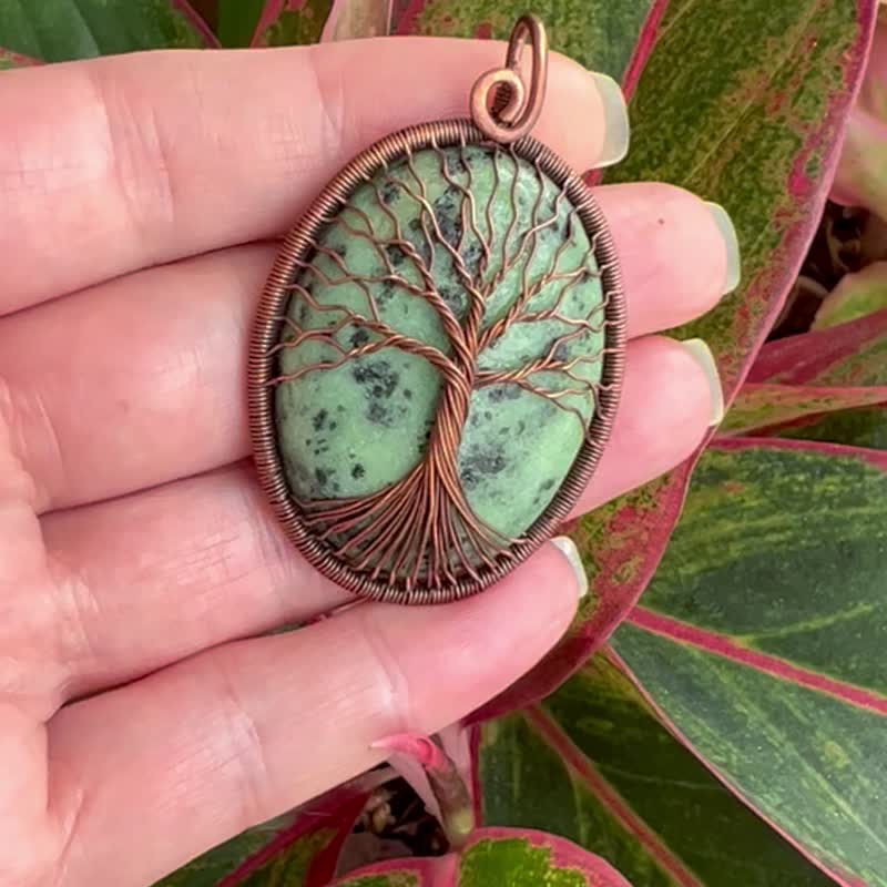 Ruby Zoisite Pendant Copper Wire Braided Stone Necklace Positive Energy Jewelry - 項鍊 - 半寶石 綠色