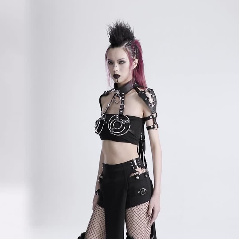 Punk Alien Warrior Metal Leather Accessories/Bras/Halloween - เสื้อกั๊กผู้หญิง - วัสดุอื่นๆ สีดำ