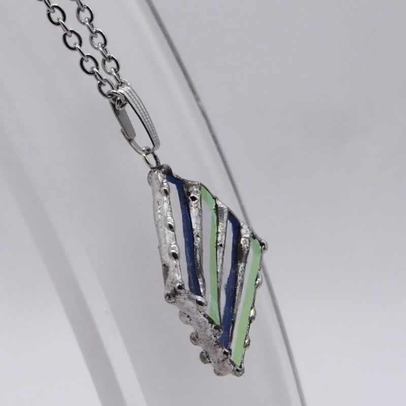 minuteness stained glass square pendant - สร้อยคอ - แก้ว หลากหลายสี