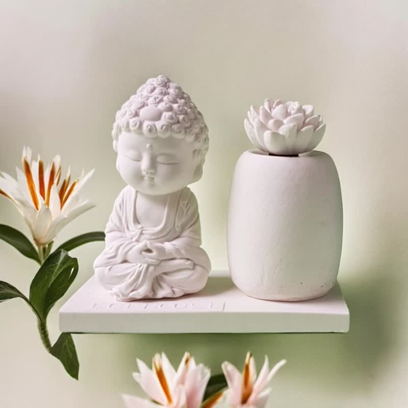 Miniature Small meditation Buddha B1801 w/EO, incense  holder,Zen Garden Supply - น้ำหอม - วัสดุอื่นๆ ขาว