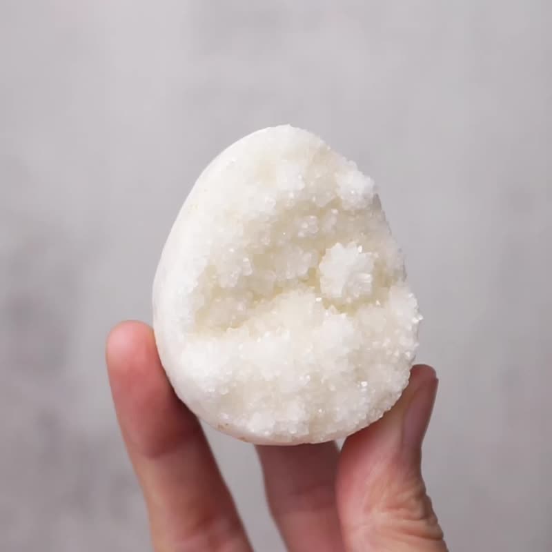 中小型白水晶蛋 // 淨化 平靜 // 水晶蛋 水晶擺飾 贈底座 - 擺飾/家飾品 - 水晶 白色