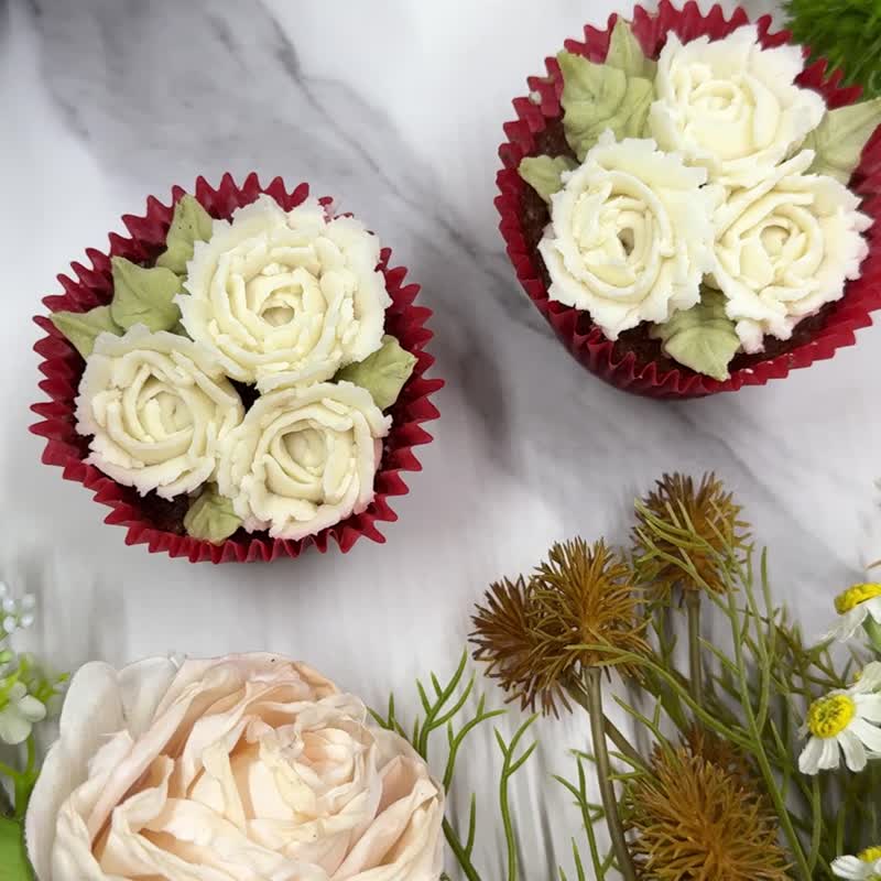 AY baker white bean paste rose cupcake cupcake Chinese Valentine's Day style - เค้กและของหวาน - อาหารสด สีนำ้ตาล