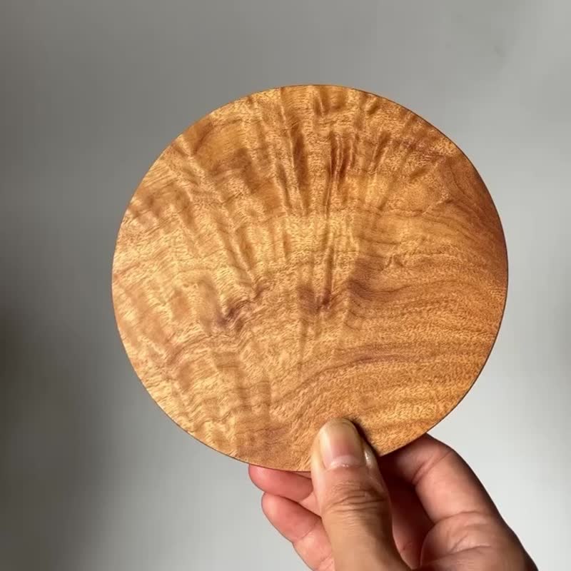 台灣高山樟樹瘤閃電花杯墊/擺件-手作溫度/散發濃郁木質芬芳 - 杯墊 - 木頭 