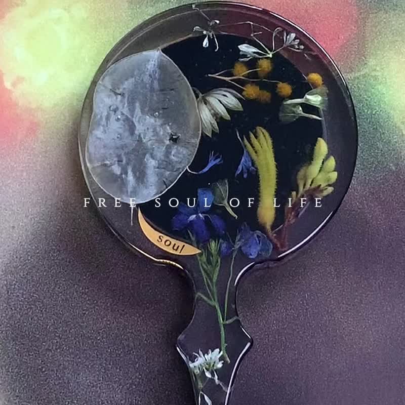 純手工繁花隨身鏡黑色禮盒+絲綢袋+花語卡+禮袋 - 乾燥花/永生花 - 植物．花 黑色