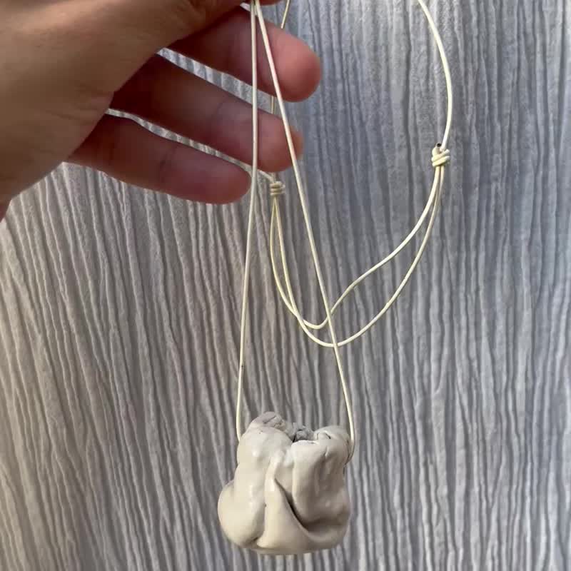 Drawstring necklace - 長項鍊 - 陶 白色