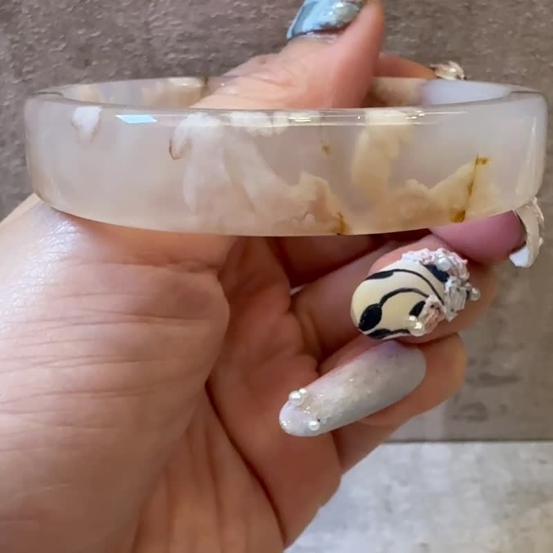 櫻花瑪瑙手鐲 瑪瑙手鐲稀有方鐲冰透梅花枝葉意境款非常氣質54圈 - 手鍊/手環 - 玉石 