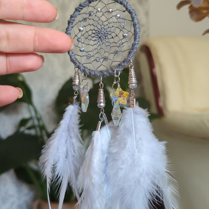 Handmade Mini Dream Catcher with Feathers and Charms - Moon and Stars Wall Decor - ตกแต่งผนัง - วัสดุอื่นๆ สีเงิน