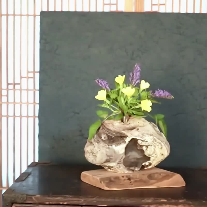 お気に入りの季節の花を飾って気持ちの良い空間を作ってみませんか　流木の花器、木の花瓶、花器、小さな花瓶、９２ - 花瓶/花器 - 木頭 咖啡色
