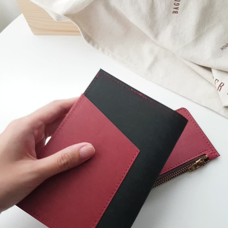 紅x黑 水洗牛皮紙 護照套 附零錢夾 - 護照夾/護照套 - 紙 