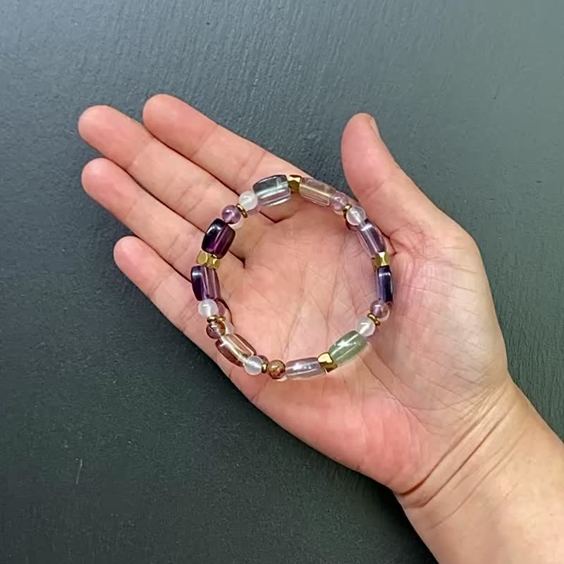 Gradient cut surface Stone purple ghost white chalcedony attracts noble people, brings wealth and wisdom , Bronze hand training - Bracelets - Crystal Multicolor