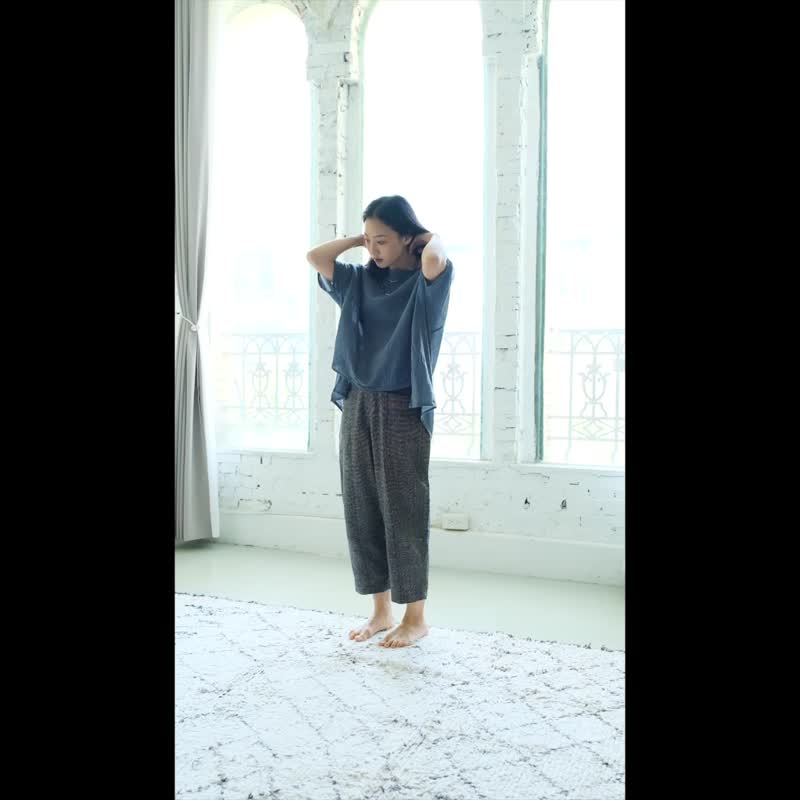 OMAKE 寬版縮袖側開衩上衣 / 慕斯布 橄欖綠 - 女上衣/長袖上衣 - 棉．麻 綠色