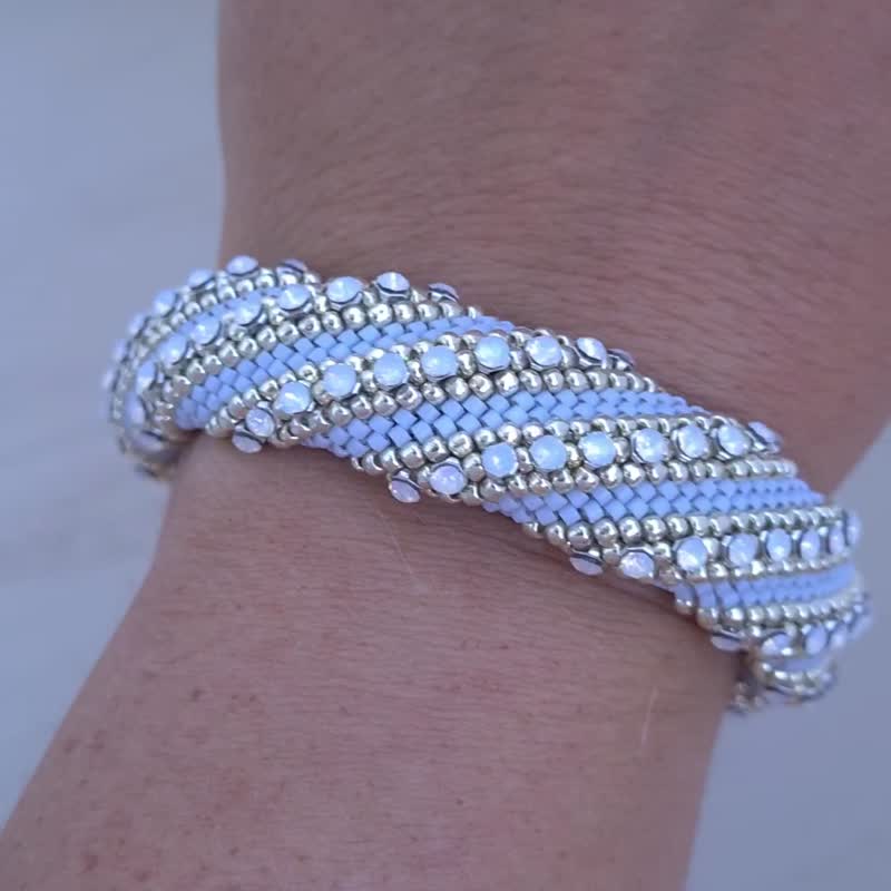 Light Grey Crystal Bracelet White Opal Rhinestones Cuff Plus Size Bangle - 手鍊/手環 - 玻璃 灰色