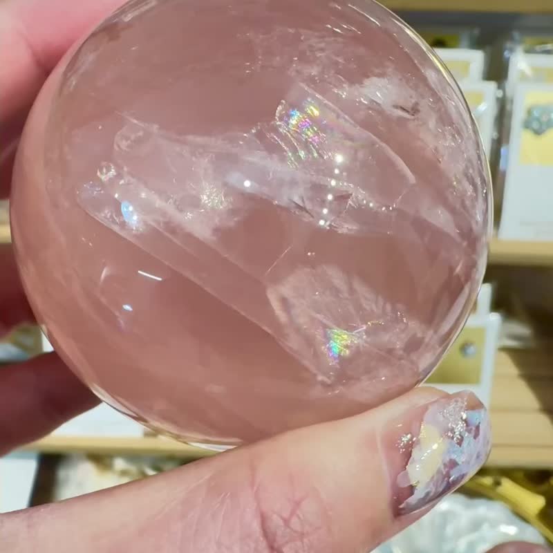天然橘粉芙蓉粉晶6.5cm粉晶球桃花人緣風水擺件大片貓眼麟光彩虹 - 擺飾/家飾品 - 水晶 粉紅色
