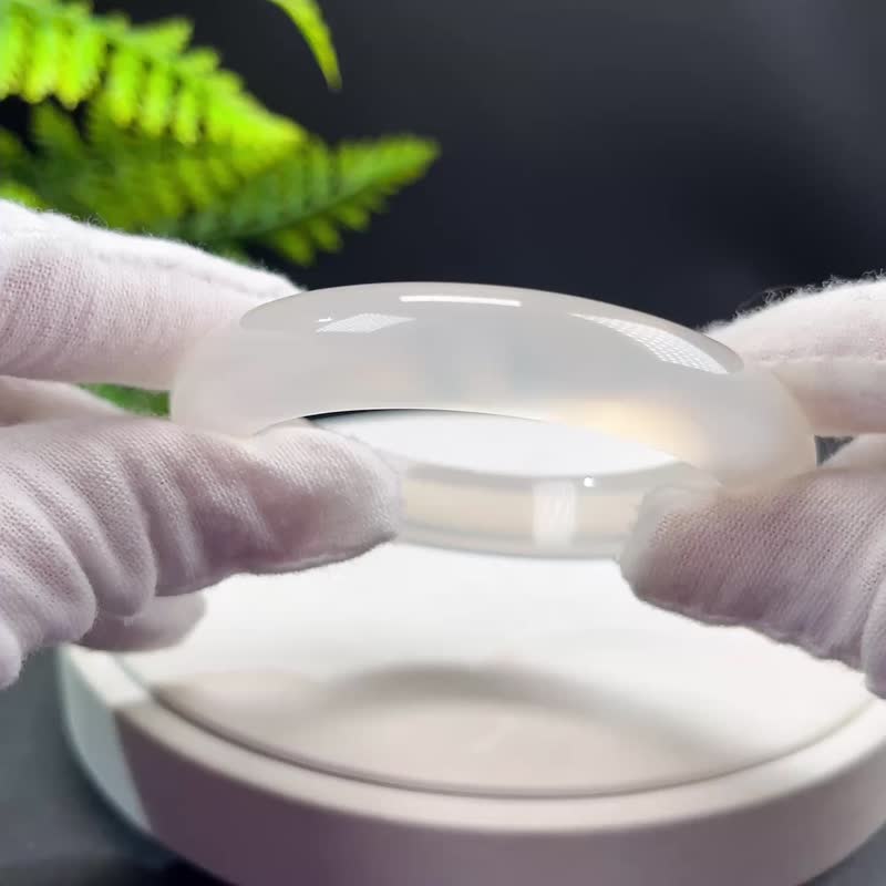 高品質 荔枝白瑪瑙手鐲 56MM 高冰起剛幹淨 平安護佑親和靈氣脈輪 - 手鍊/手環 - 半寶石 白色