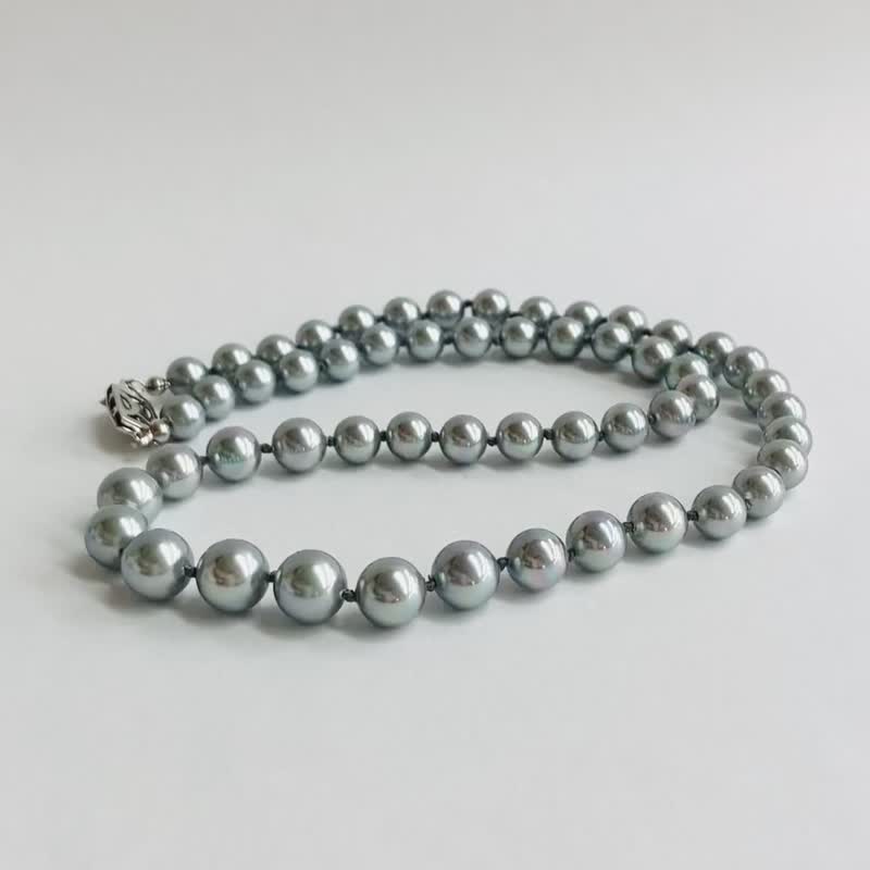 Shell polished pearl all-knot gradation medium necklace / approx. 7x9mm approx. 50cm / polished gray / made in Japan - Necklaces - Shell Gray