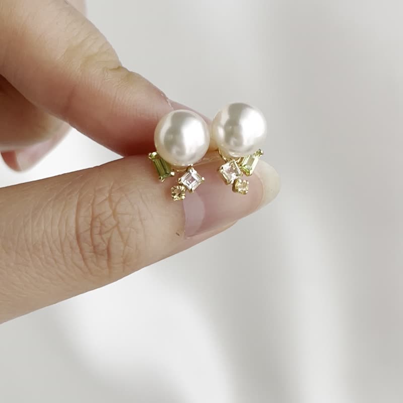 Japanese pearls, made in Japan, Akoya pearl earrings, Japanese red pearls, pearl ear nails, saltwater akoya pearls, made in Japan 18K gold, anti-hypersensitive, food festival items - ต่างหู - ไข่มุก ขาว