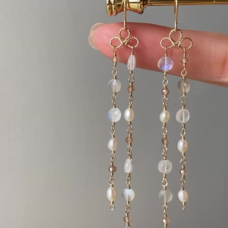 Natural zircon Stone Stone freshwater pearl rainbow blue light gray Stone 14KGF earrings - Earrings & Clip-ons - Semi-Precious Stones Multicolor