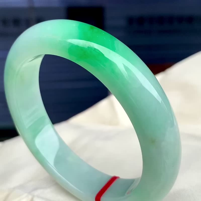 Ice seed natural jadeite Myanmar A jade bracelet • Ice seed sun green jadeite blessing bracelet - สร้อยข้อมือ - หยก สีเขียว