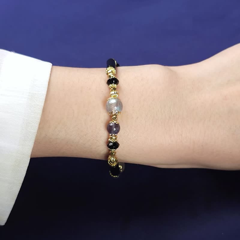 Night Quarter Moon/Stars/Sea | Stone Labradorite Kyanite Black Onyx Bracelet - สร้อยข้อมือ - เครื่องเพชรพลอย สีดำ