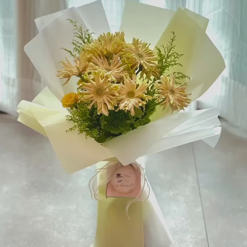 [Graduation/Thank You Bouquet] Curled Sun Chrysanthemum Bouquet You Are My Sunshine - ตกแต่งต้นไม้ - พืช/ดอกไม้ สีเหลือง