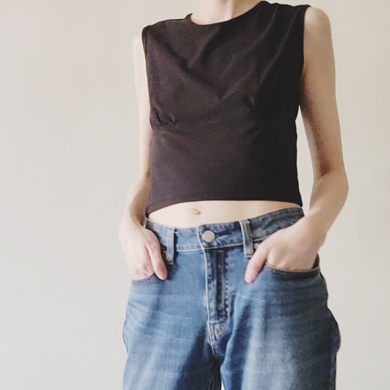 SHEER BACK VEST TOP 簍空後背網布拼接彈性上衣 - 背心/無袖上衣 - 其他材質 黑色