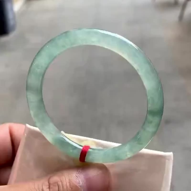 冰種翡翠天然翡翠玉鐲 A玉手鐲 玉鈪 • 冰種湖綠翡翠圓鐲 - 手鍊/手環 - 玉石 綠色