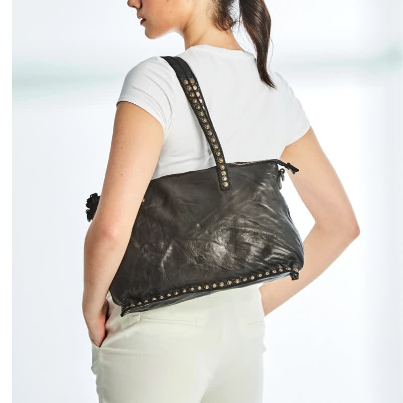 [Spain BIBA] Portland Por6l stud buckle sheepskin handbag/shoulder/crossbody bag black - กระเป๋าเอกสาร - หนังแท้ สีดำ