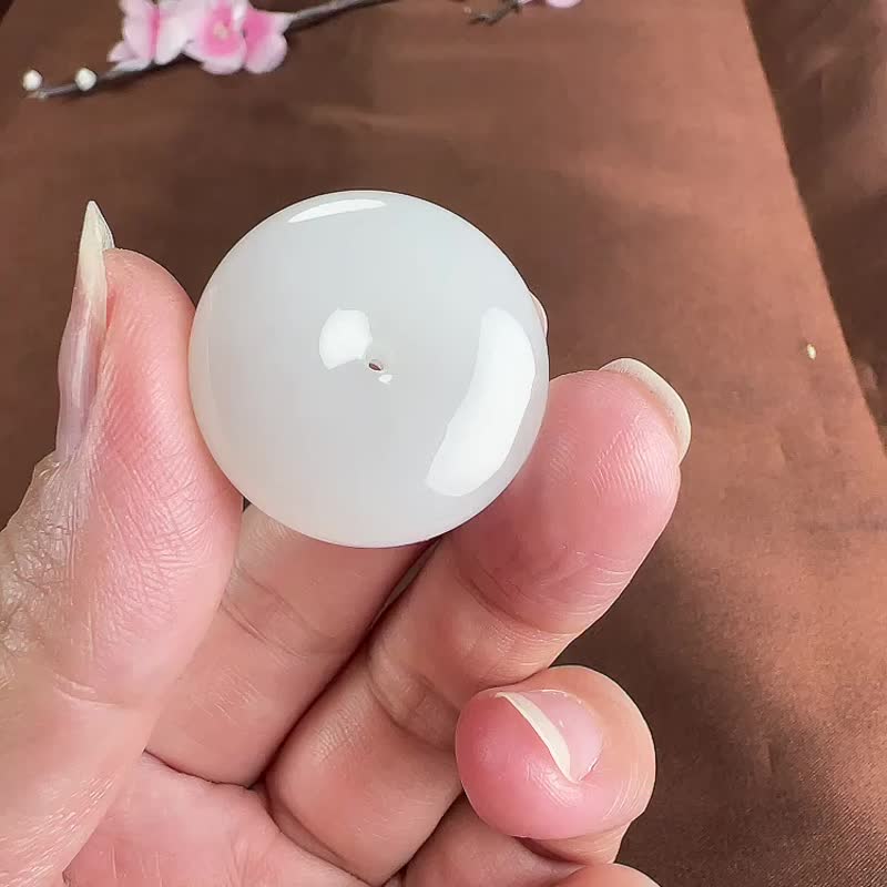 天然新疆和田玉羊脂玉平安扣面包圈吊墜玉質細膩油潤色澤柔和 - 吊飾/掛飾 - 玉石 