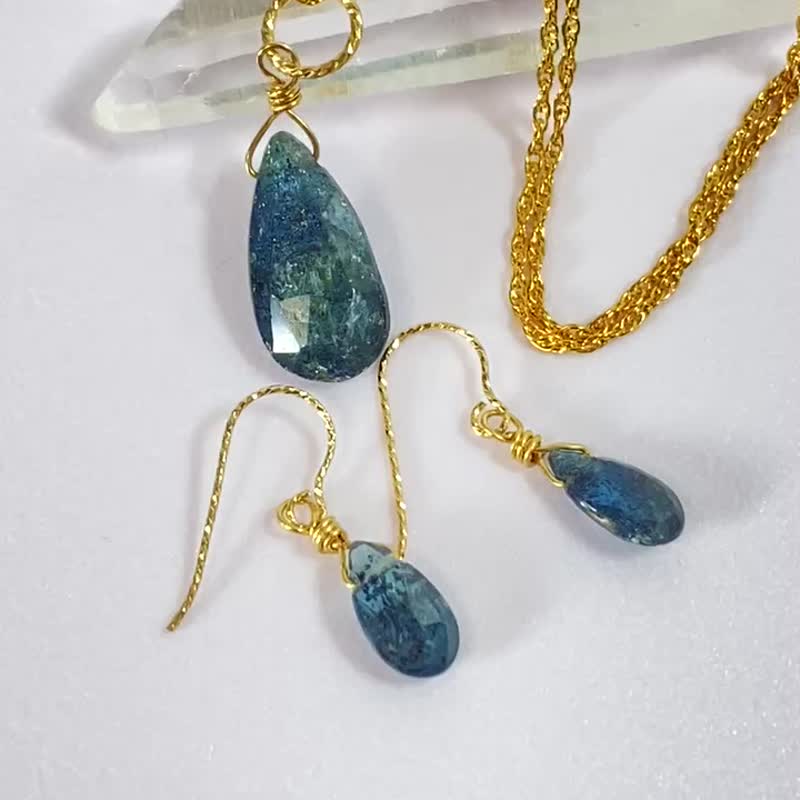 Microcosm Set Kyanite Earrings and Necklace - ต่างหู - เครื่องเพชรพลอย สีน้ำเงิน