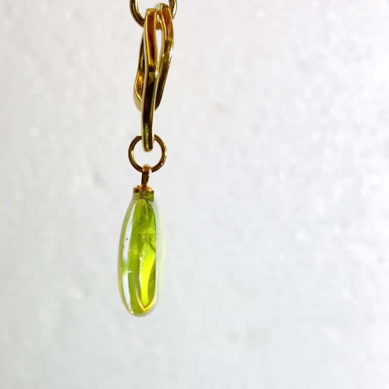 酒精墨水畫耳環 - Golden Lime - 耳環/耳夾/耳骨夾 - 樹脂 綠色