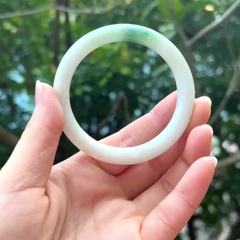 SOLD 天然翡翠 緬甸 A玉 玉鐲 • 白底青圓鐲 - 手鍊/手環 - 石頭 白色
