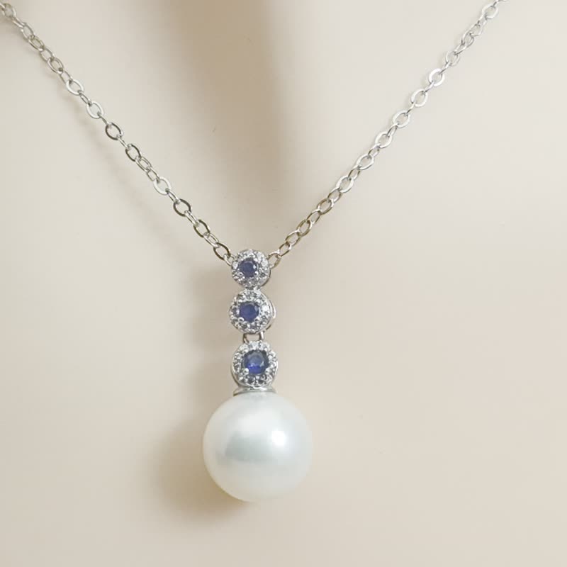 Natural freshwater pearl bright colorful sapphire pendant necklace - สร้อยคอ - ไข่มุก ขาว