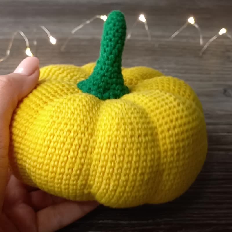 Pumpkin autumn decor Halloween decoration crochet pumpkin fall decor amigurumi - 玩偶/公仔 - 棉．麻 