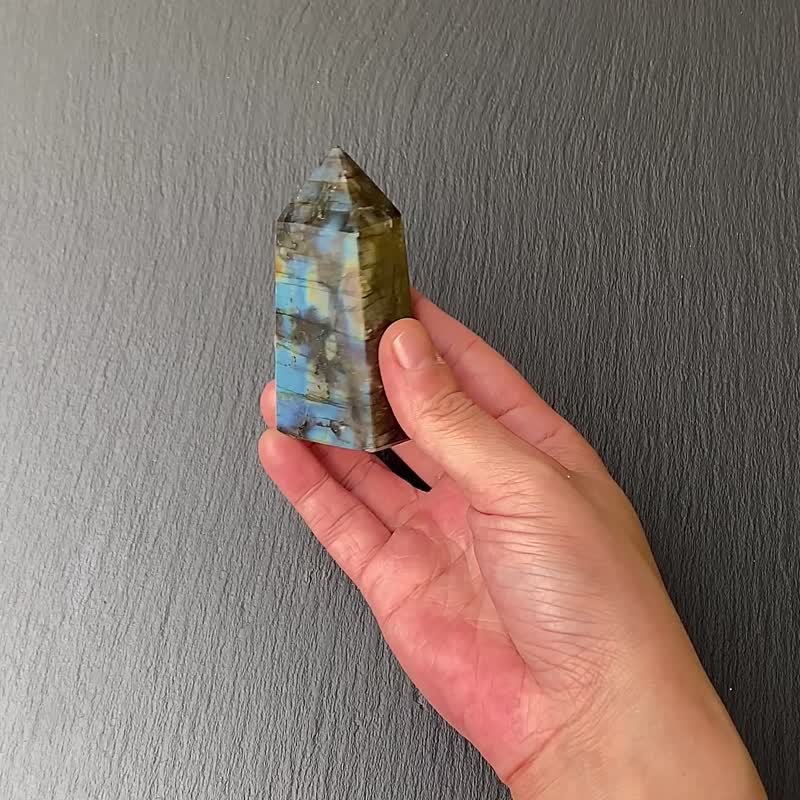 Natural stone double-sided strong blue light rainbow labradorite energy column home office energy ornaments - ของวางตกแต่ง - คริสตัล สีน้ำเงิน